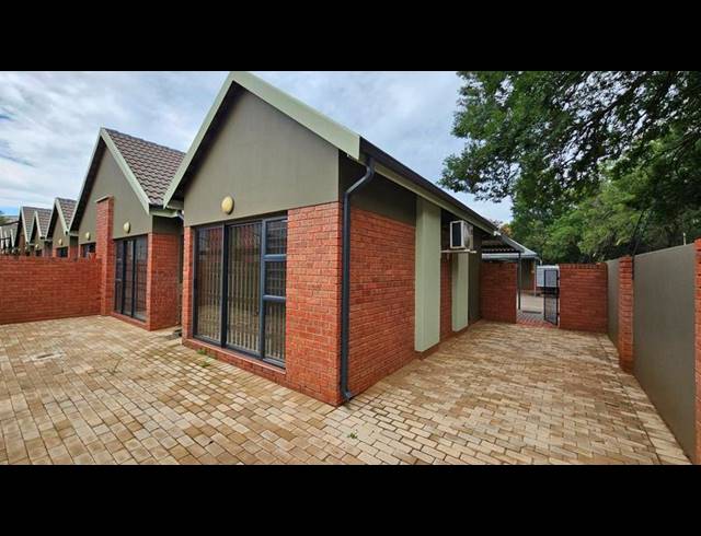 2 BEDROOM PROPERTY TO RENT IN DIE BULT